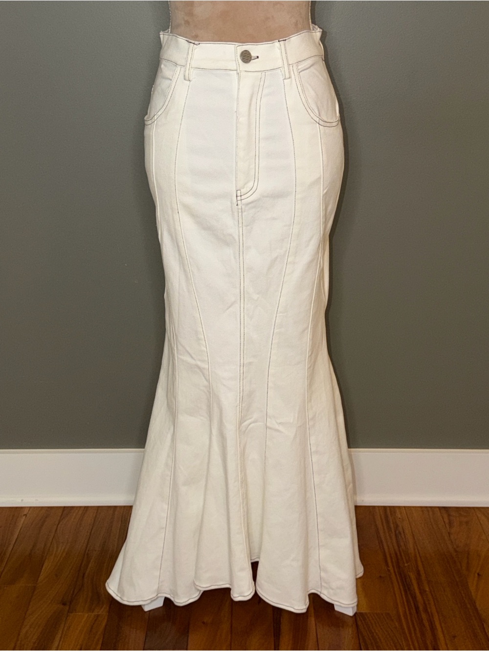 Canvas Apparel Cream Denim H/L Skirt Size Small